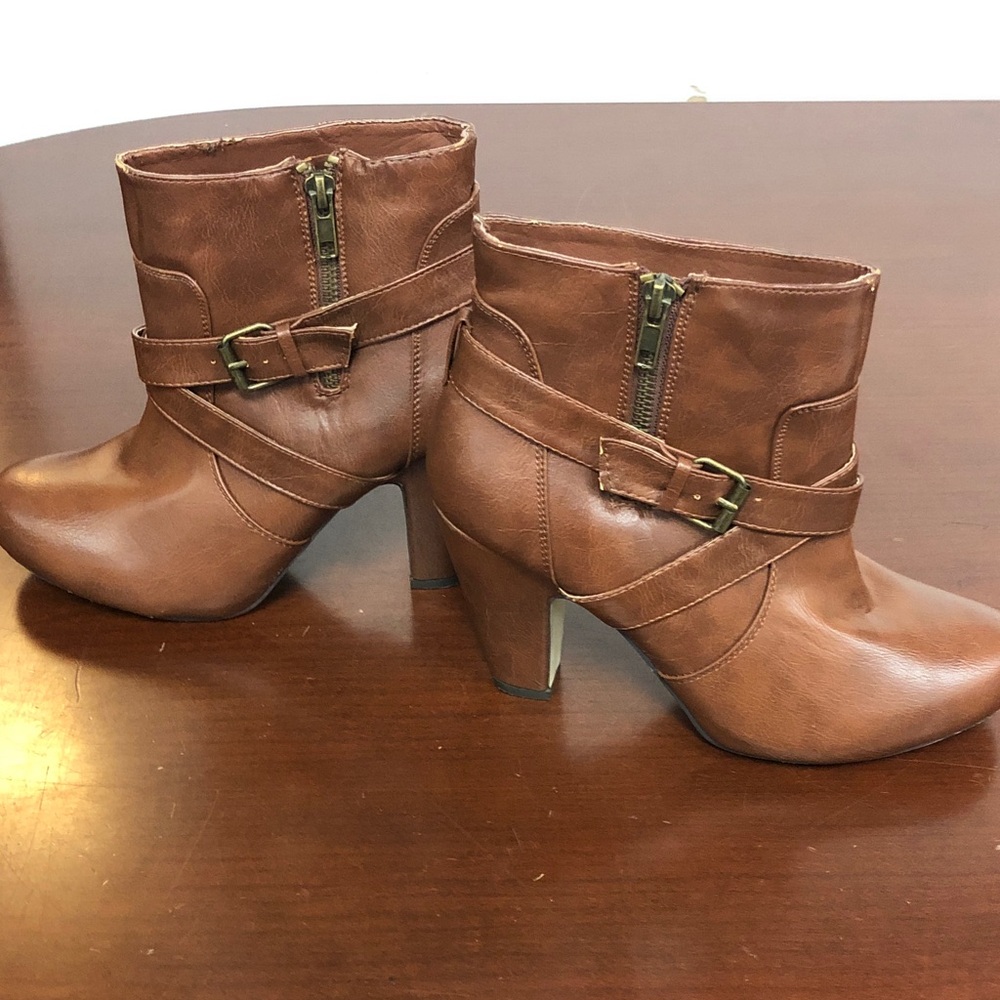 Madden Girl Brown Ankle Boots with Buckle / Zipper Sz 8.5
